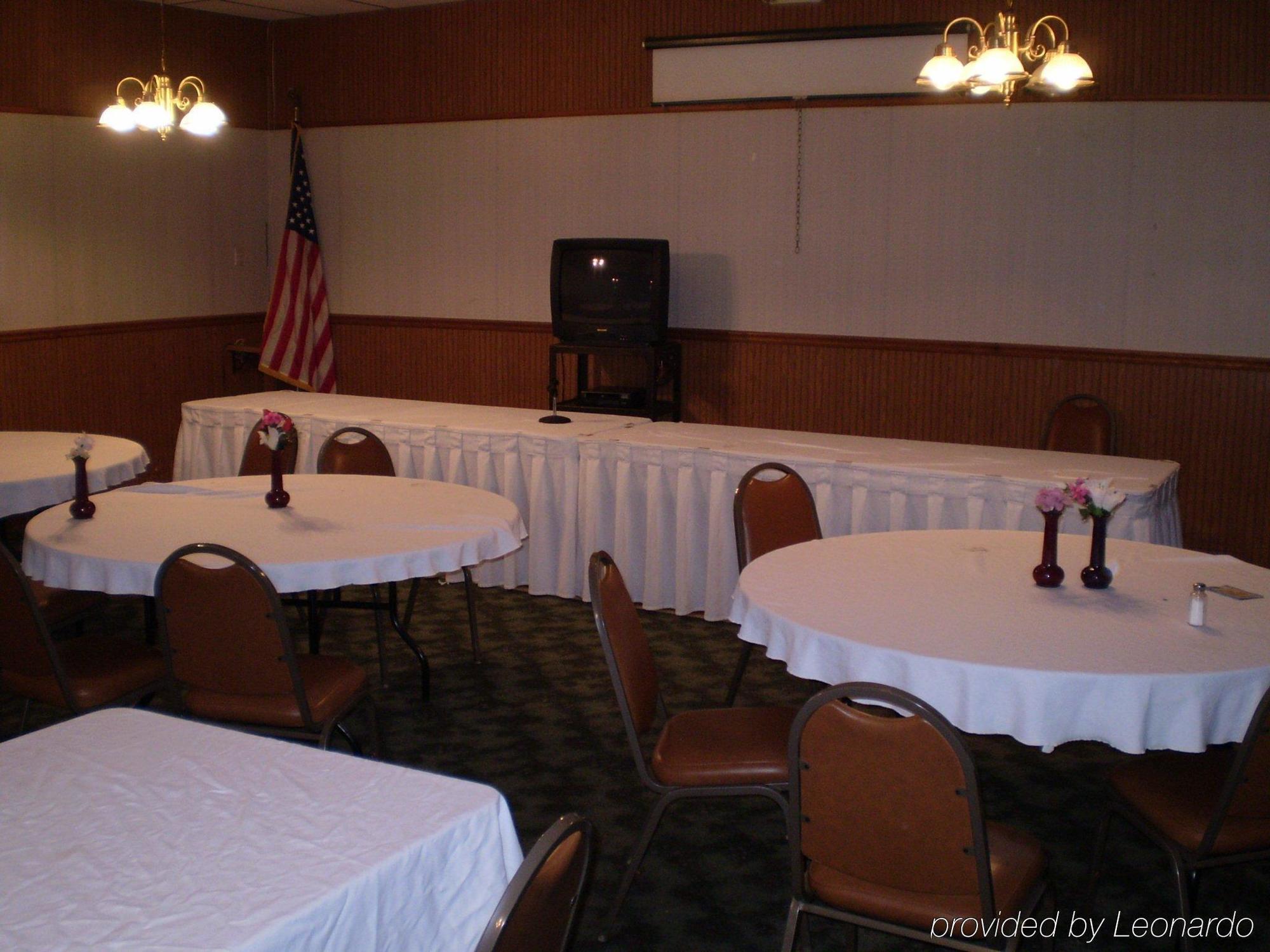 Starved Rock Motor Inn Travelodge By Wyndham Streator Restaurante foto